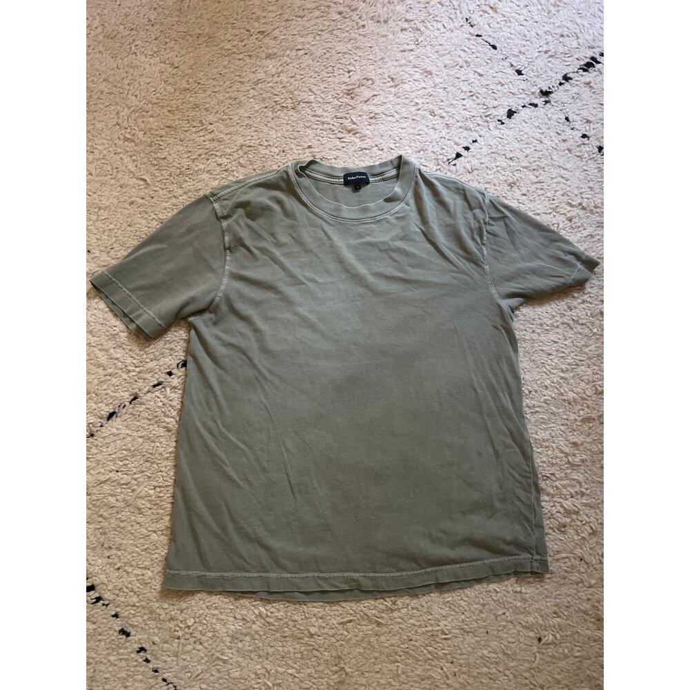 Richer Poorer Men’s Vintage Style Medium T-Shirt, sage green
